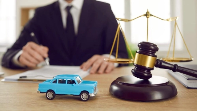 ویژگی های بهترین وکیل تصادفات در اردبیل بهترین وکیل تصادفات در اردبیل