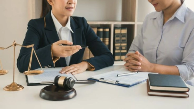 ضرورت اخذ بهترین وکیل زن در تبریز
